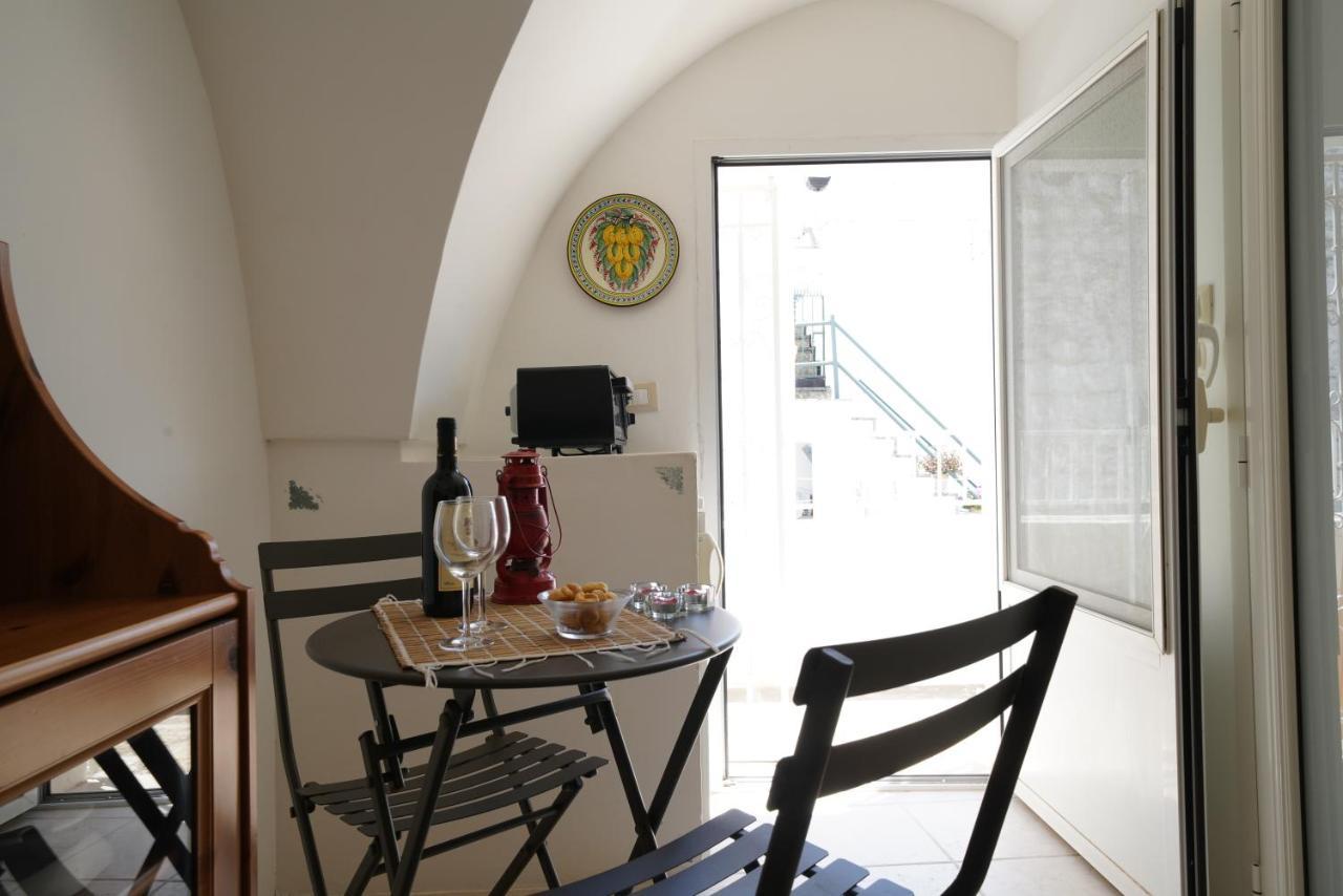 Casa Tea - Nel Cuore Della Citta' Bianca Остуни Экстерьер фото